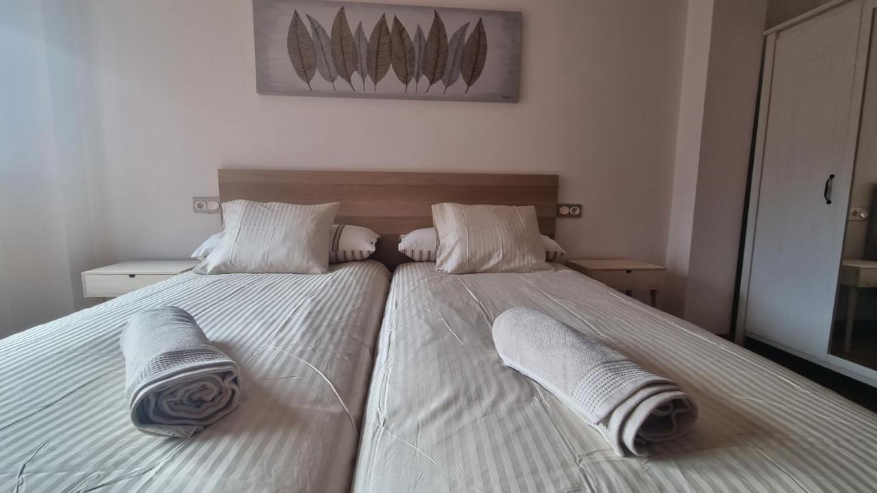 Piso Zona Hospital 6 Personas Apartment Oviedo Luaran gambar